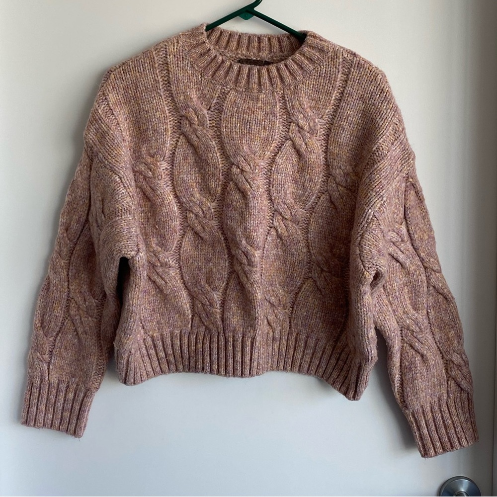 Heathered pink cropped cable knit sweater